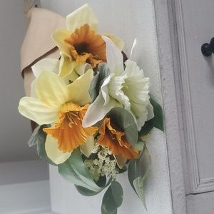 DELUXE BOUQUET  FAUX  SPRING FLOWERS